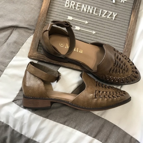 Brennlizzy Shoes - Weaving Woven Taupe Pointed Toe Sandals Flats NEW